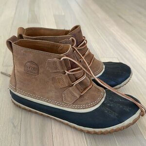 Women’s SOREL boots size 8.5